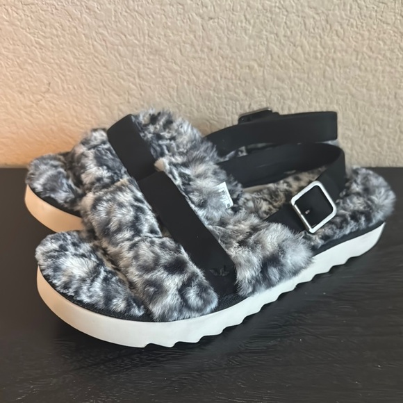 Koolaburra by UGG Fuzz’d Out‎ Sandals Slingback Size 10 - Picture 1 of 7